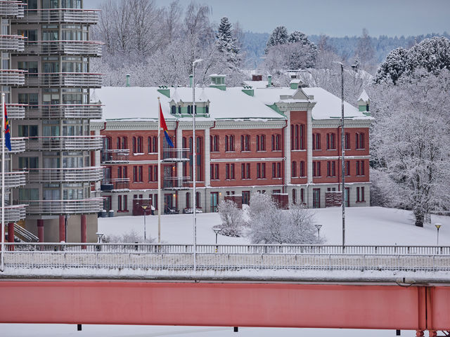 OM System 50-200mm f2.8_35w.jpg