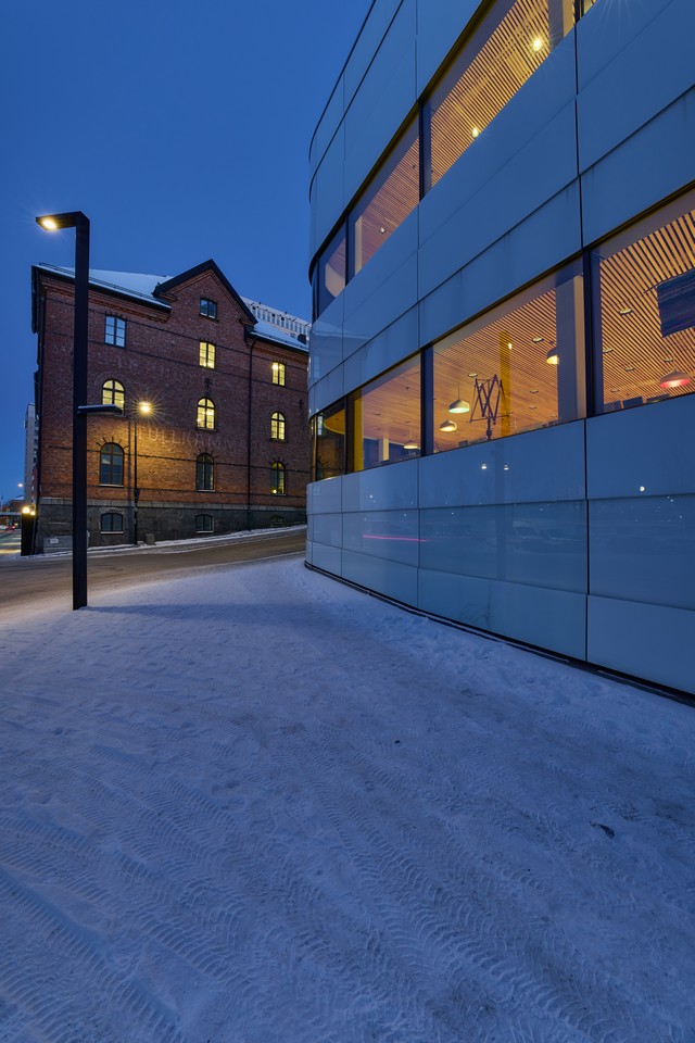 Canon RF 14mm f1.4L VCM_12w.jpg