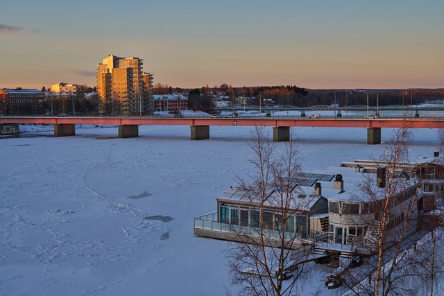 Viltrox 50mm f1.4 PRO_25w.jpg