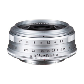 18mm f/2,8 Color Skopar Aspherical till Fujifilm X-fattning, silver
