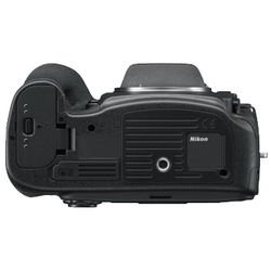 D800 kamerahus + Batterigrepp MB-D12 (begagnad)