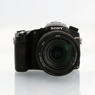 DSC-RX10 IV + extrabatteri NP-FW50 (begagnad)