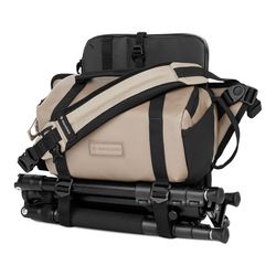 Wandrd ROGUE Sling V2 6L - Beige | CyberPhoto