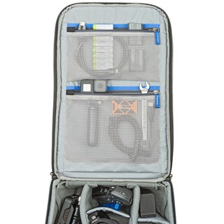 Essentials Convertible Rolling Backpack, Svart