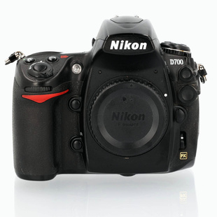 D700 + MB-D10 (begagnad)