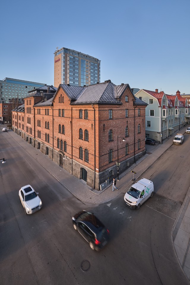 Canon EOS R6 Mark III_18w.jpg