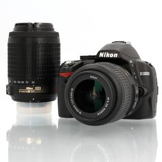 D3000 + af-s 18-55mm f/3,5-5,6 G VR + 55-200mm f/4-5,6 G ED VR (begagnad)
