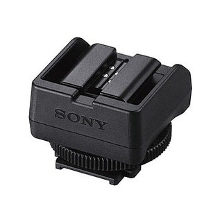 ADP-MAA adapter mellan äldre Sony-blixtar och kameror med den nya (universal-) blixtskon 