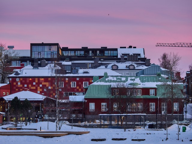 OM System 50-200mm f2.8_9w.jpg