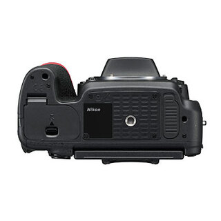 D750 hus + Batterigrepp MB-D16 (begagnad)
