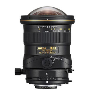 19mm f/4,0 D ED PC-E (Tilt & Shift optik) 