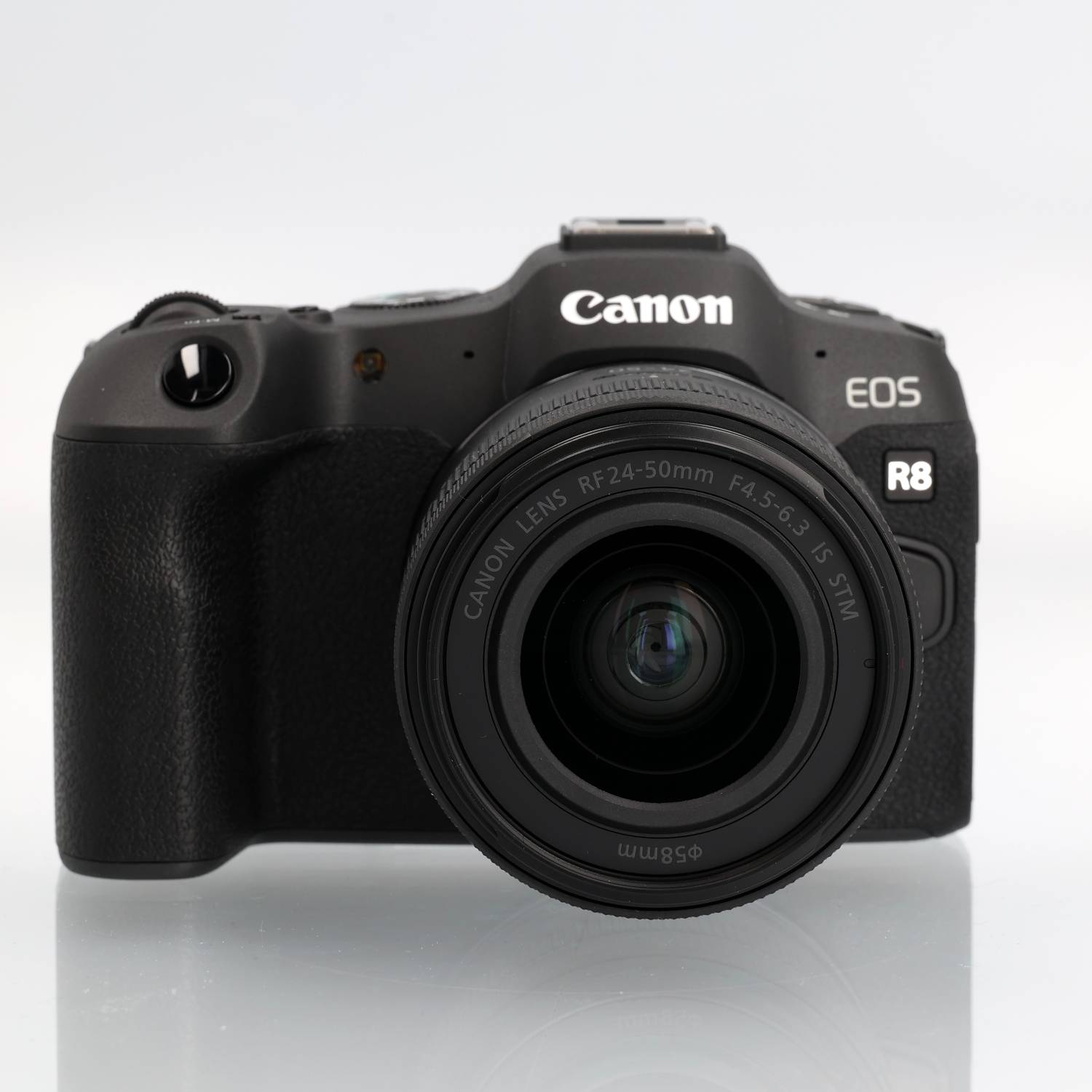 EOS R8 kamerahus + RF 24-50mm f/4,5-6,3 IS STM (begagnad)