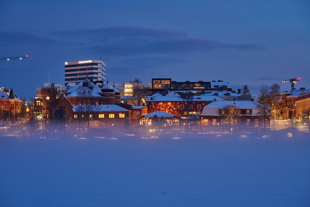 Nikon Z 24-105 f4-7.1_5w.jpg