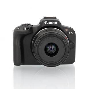EOS R50 kamerahus + RF-S 18-45mm f/4,5-6,3 IS STM Creator Kit (begagnad)