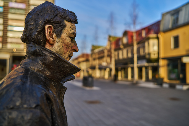 Laowa 28mm f1.2_19f2w.jpg