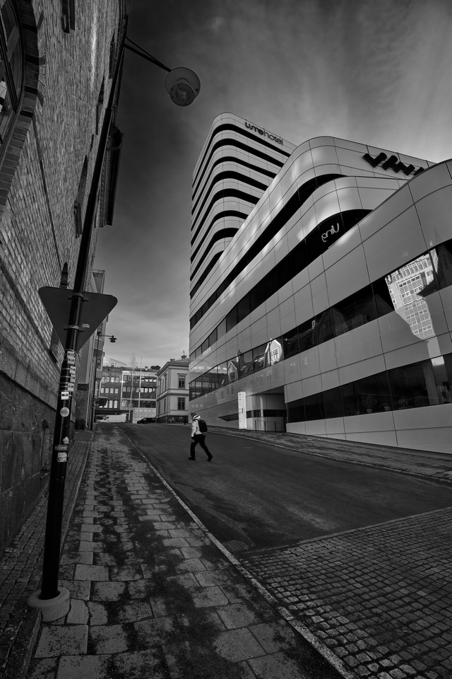 Sony Fe 16-25mm f2.8_15w.jpg