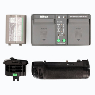 MB-D18 + BL-5 + MH-26a + EN-EL18b (begagnad)
