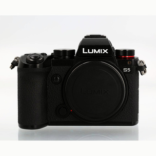 Lumix DC-S5 kamerahus + extrabatteri DMW-BLK22 (begagnad)
