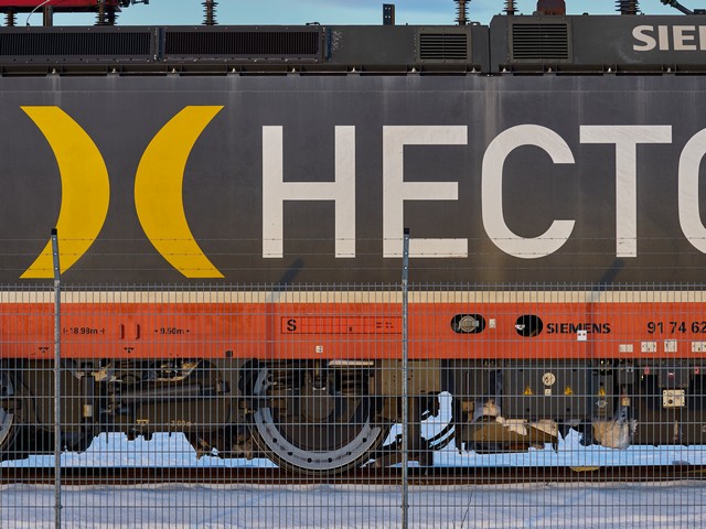 OM System 50-200mm f2.8_1w.jpg