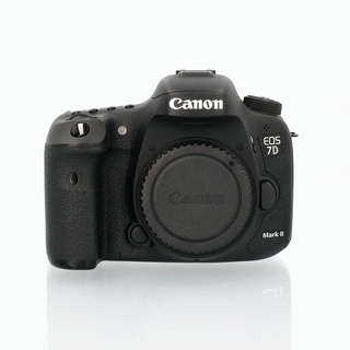EOS 7D Mark II hus + WiFi-adapter W-E1  (begagnad)