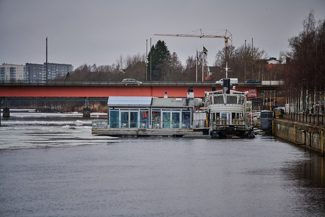 Nikon 70-200 f2.8 II_33w.jpg