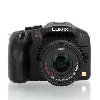 Lumix DMC-G6 + 14-42mm f/3,5-5,6 (begagnad)