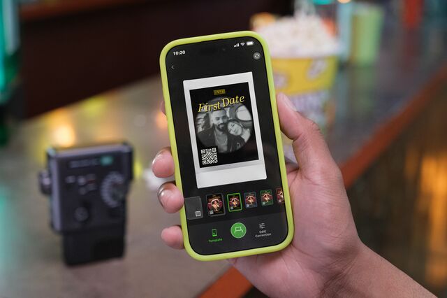 small-instax mini Evo Cinema_stills.jpg