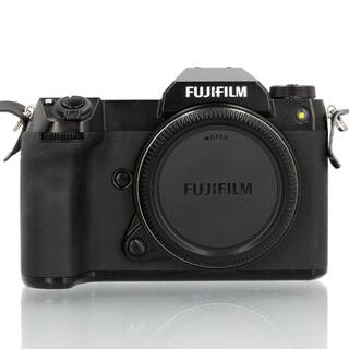 GFX 100s, mellanformat + dubbelladdare BC-W235 (begagnad)