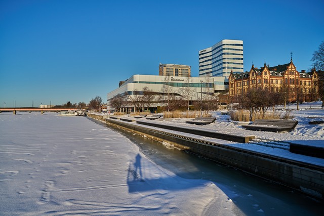 Laowa 28mm f1.2_16f56w.jpg