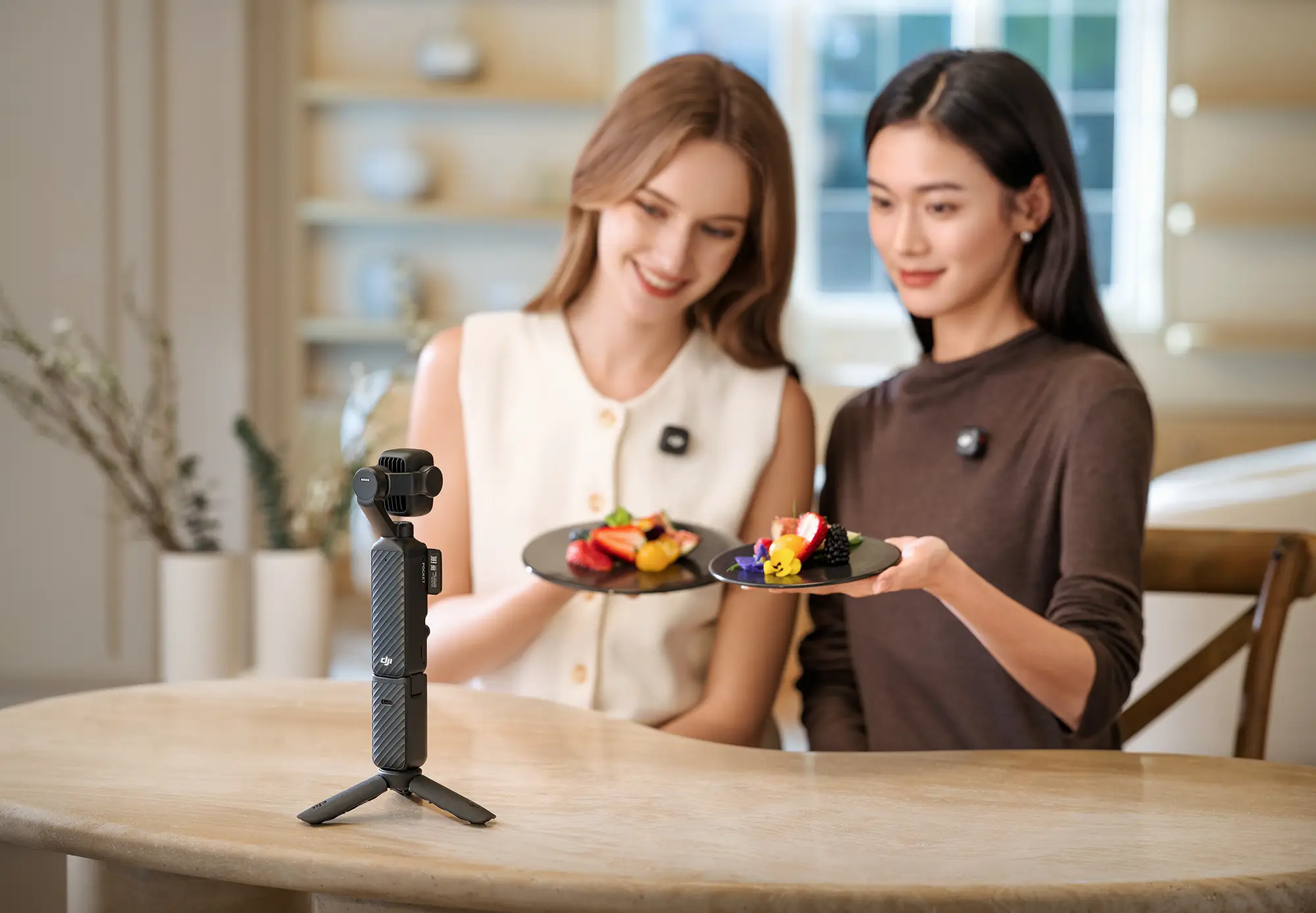 Osmo Pocket 4P_Connecting Mic 3_02.webp