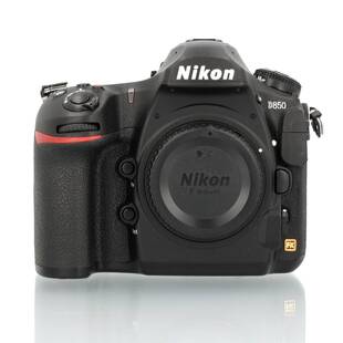 D850 kamerahus + MB-D18 (begagnad)