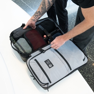 Transit Carry-On Roller Essential Bundle, kabinväska + insats