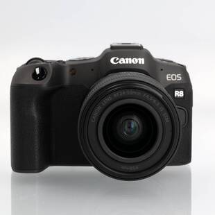 EOS R8 kamerahus + RF 24-50mm f/4,5-6,3 IS STM (begagnad)
