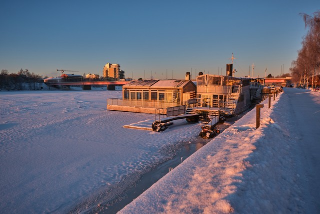 Fujifilm XC 13-33mm OIS_12w.jpg