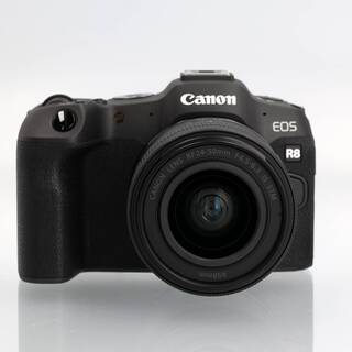 EOS R8 kamerahus + RF 24-50mm f/4,5-6,3 IS STM (begagnad)