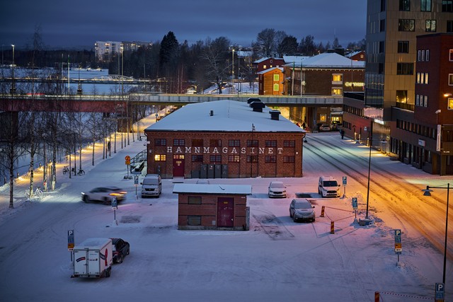 Viltrox 85mm f2 EVO_5w.jpg