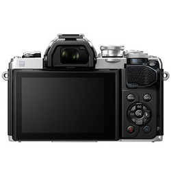 E-M10 Mark III kamerahus silver + M.Zuiko Digital 14-42/3,5-5,6 EZ + M Zuiko Digital 45/1,8 Silver