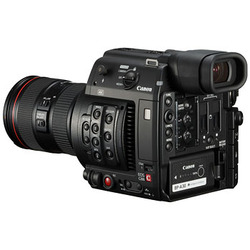 EOS C200 + EF 24-105 MKII