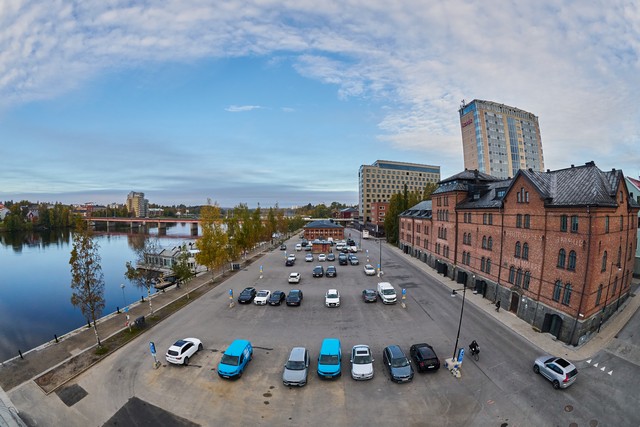 Sony FE 8-14mm f3.5 fisheye_1w.jpg