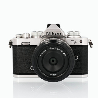 Z fc, kamerahus + Z 28mm f/2,8 Special Edition (begagnad)