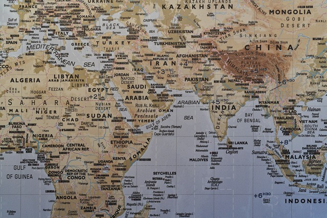 Sony 100mm f2.8 Macro_6w.jpg