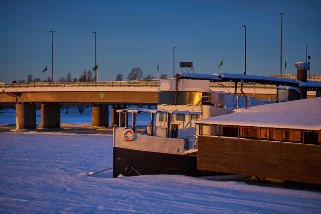 Viltrox 56 f1.4_9w.jpg