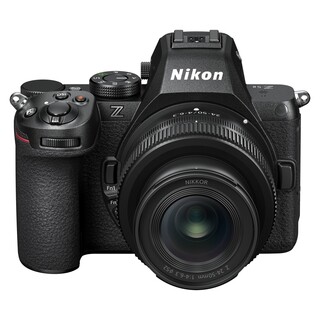 Z5 II kamerahus + Nikkor Z 24-50mm f/4-6,3
