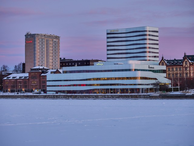 OM System 50-200mm f2.8_8w.jpg