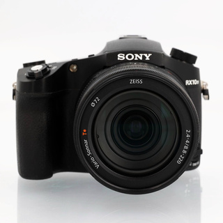 DSC-RX10 IV  (begagnad)