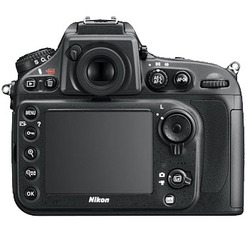 D800 kamerahus + Batterigrepp MB-D12 (begagnad)