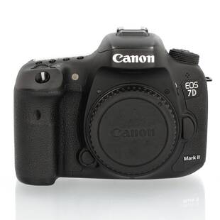 EOS 7D Mark II hus + WiFi-adapter W-E1 (begagnad)
