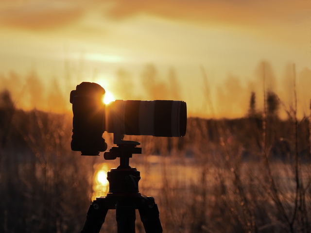 olympus E M1 Mark III_6w.jpg