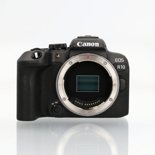 EOS R10 kamerahus + extrabatteri (begagnad)