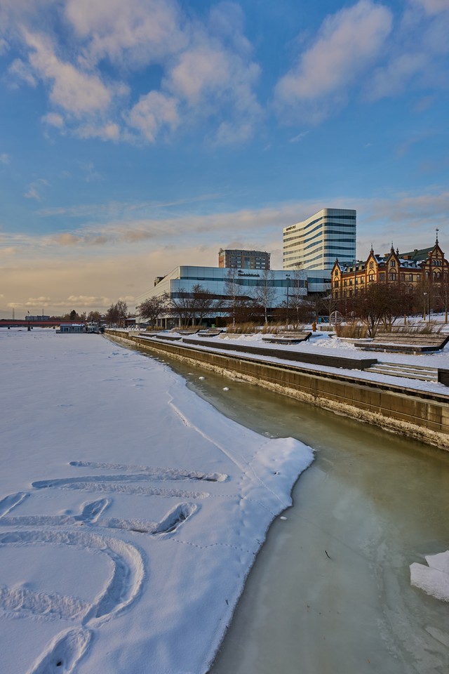 Sigma 15mm f1.4 DC_13w.jpg